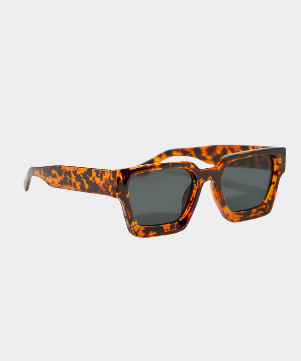 Laviá Shadez